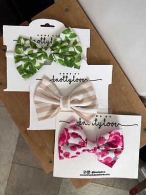 Kids Bow Trio - Canadian Made - Nylon Band & Clips